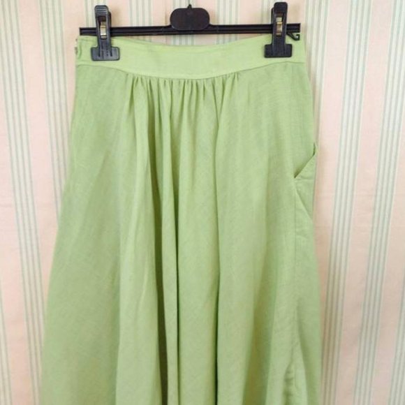 Skirt with pockets